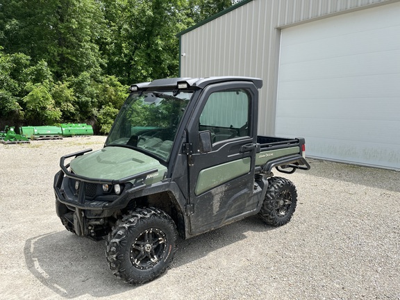John Deere 835R Gator